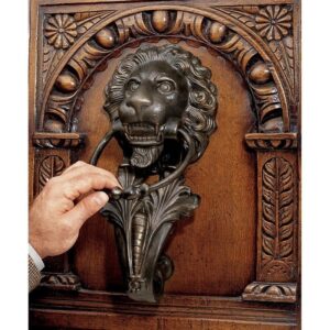 Design Toscano SP920 7 Inch Florentine Lion Cast Iron Door Knocker